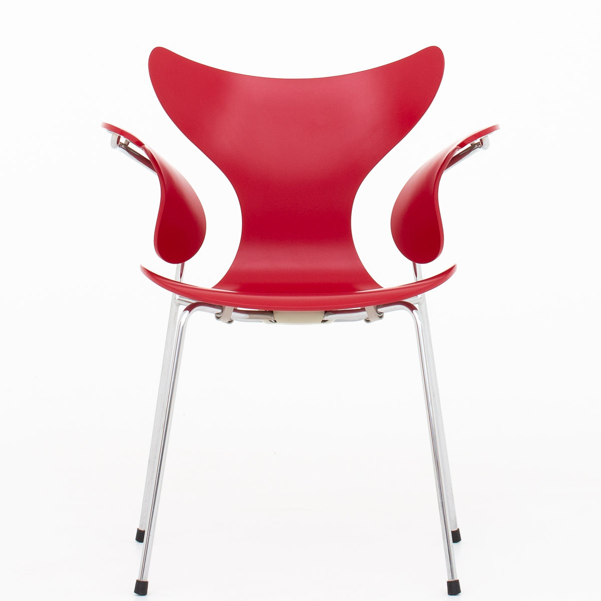 Arne Jacobsen AJ 3208 Red lacquered The Lily chair EN