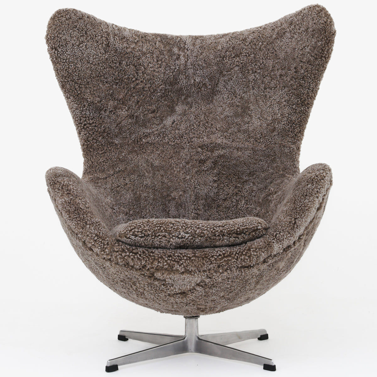 Arne Jacobsen AJ 3316 The Egg in lambskin EN.KLASSIK.DK